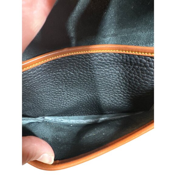 Elegant Black and Tan Leather Crossbody Bag - Picture 13 of 16